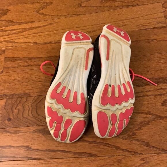 Under Armour Speedform sneakers size 8 black with pink shoelaces - Picture 4 of 8